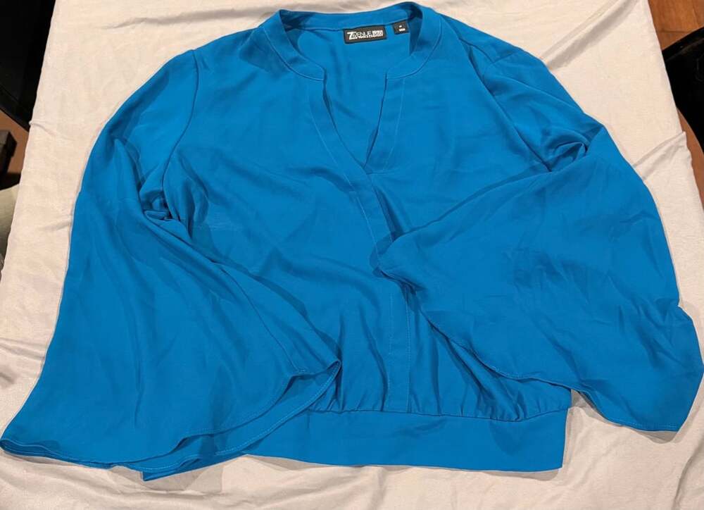7th Avenue Design Studio New York & Company Blue Blouse Size M